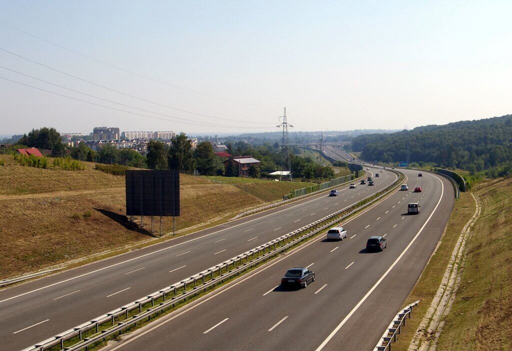 Elektroniczny pobór opłat rozwiązałby problem zatorów przed autostradowymi bramkami