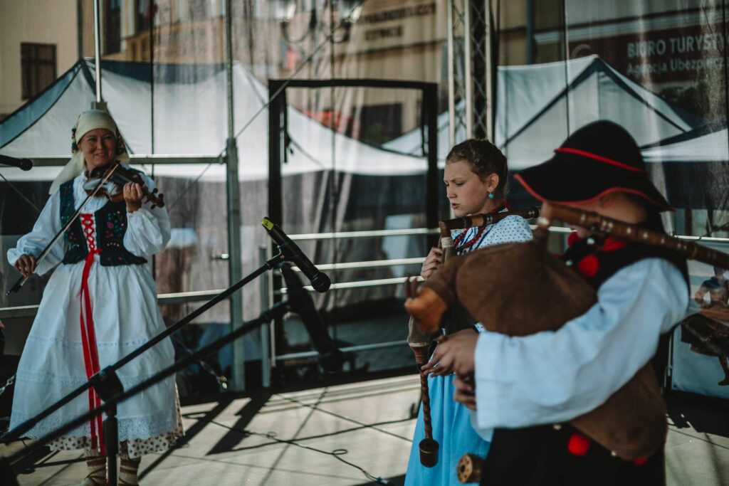 Ilona Stolarek i Beskidek nagrodzeni